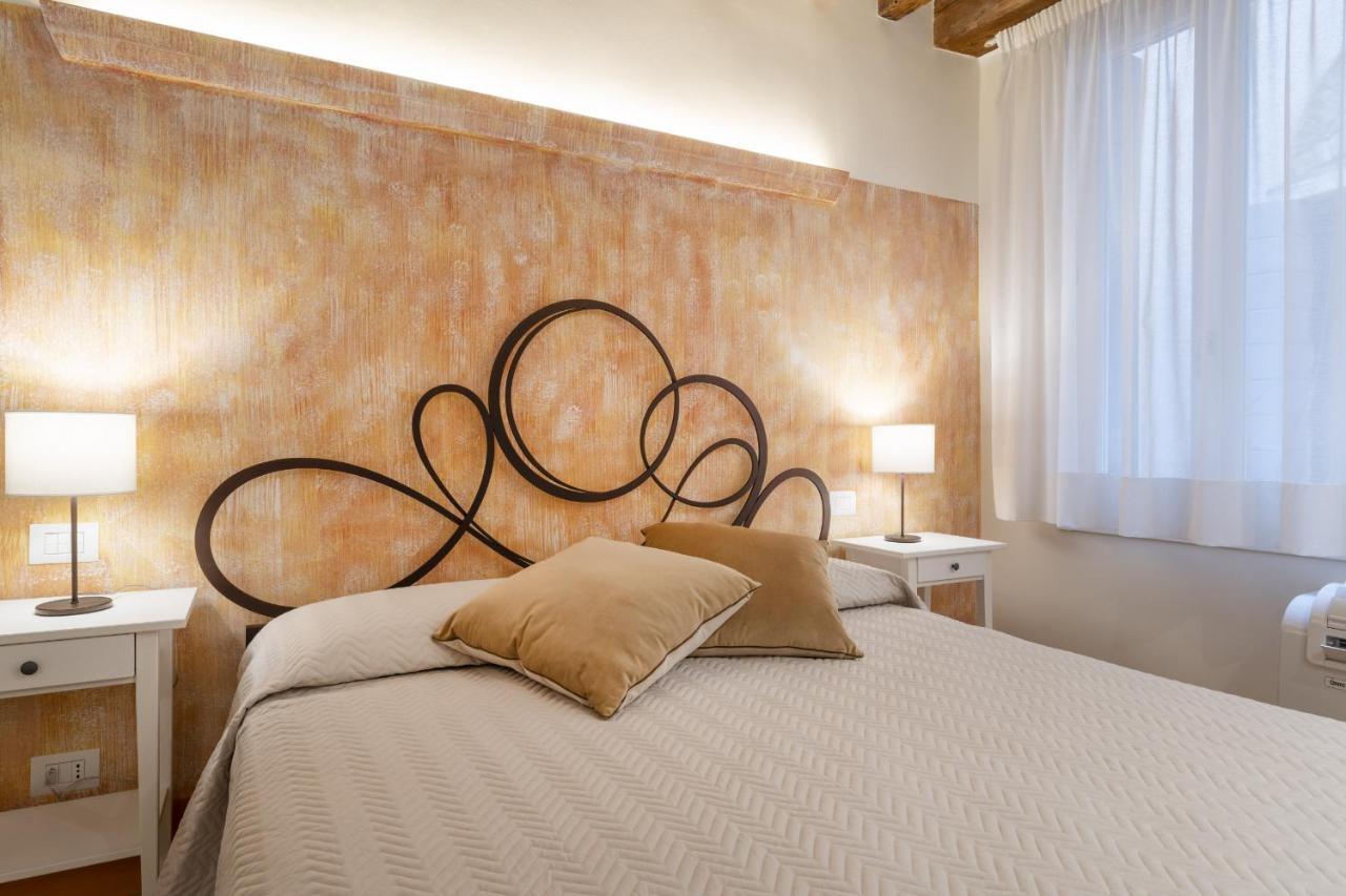 Rialto Sant'Aponal Prestige By Wonderful Italy Apartment Venice Exterior photo